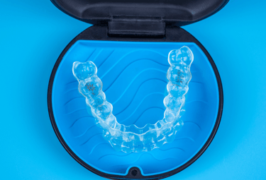 Dra. Cris Sakamoto - Alinhadores Invisíveis