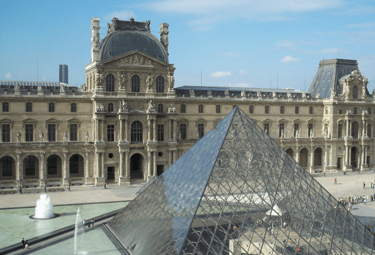 La Pyramide du Louvre, une visite guidée au Louvre