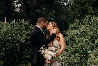 Wedding florist Beauty Grows Wild located in Medford Oregon