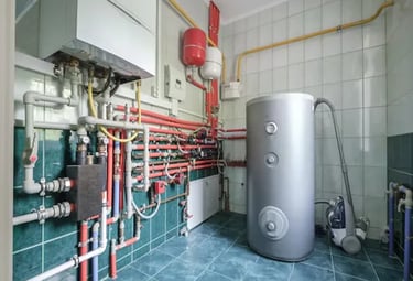 tubulações de água fria, quente, esgoto, gás, vasos sanitários, banheiras e hidromassagens, aquecime