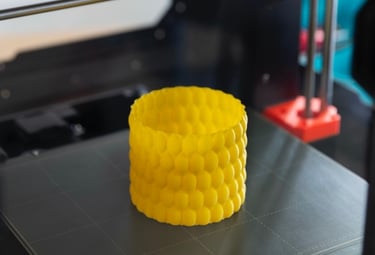 Gelbe Vase aus ASA im 3D Drucker