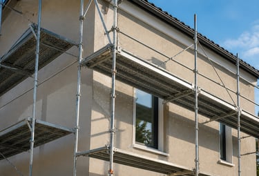 Enduit isolant extérieur – travaux de façade en cours
