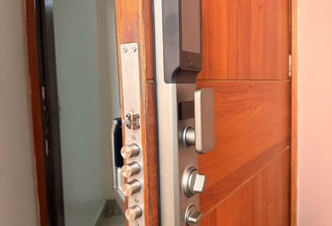 locksmith near by me lock installation