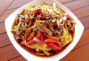 Un plato de deliciosa comida
