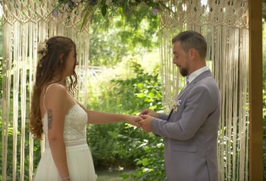 Cérémonie Laique filmée par une vidéaste de mariage à Saint Malo