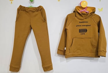 Rudas kostiumėlis vaikams