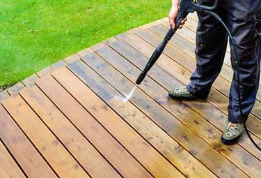 Deck and Fence cleaning services in Allentown, Bethlehem and Easton PA