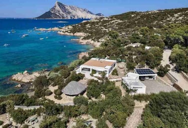 Exclusive villa with pool on holiday organized by Francesco Margaretini Travels Villas & Events