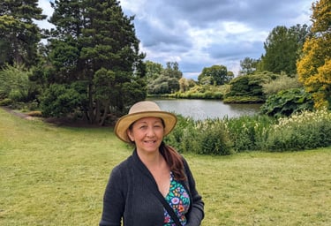 Artist visiting gardens