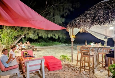 Espace restaurant et lounge de l’hôtel Ocean Lodge à Sakalava Diego-Suarez Madagascar en bord de mer