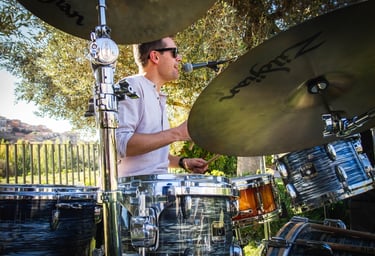 ambiente festivo y elegante en boda española