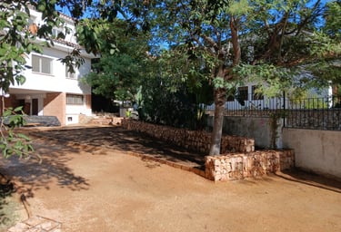 Pavimento natural permeable para jardín y acceso exterior en Llagostera