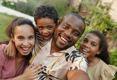 famille joyeuse et unie