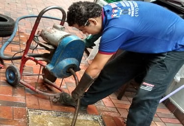 desentupimento de caixa de esgoto
