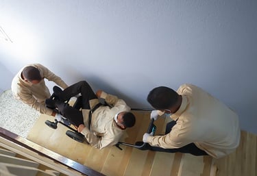 كرسي درج كهربائي يضمن سلامة نزولكم من الادوار العلوية