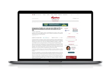 Imagem de computador com a página do site sobre insegurança jurídica OES Advogado