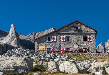 Rifugio Gianetti and Pizzo Badile