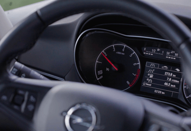 Detailopname van autointerieur gefilmd door Bendop Media – automotive videoproductie