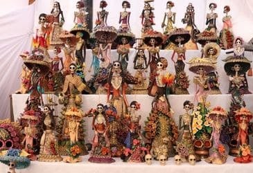 Catrinas en Capula Michoacan - Tour de Muertos en Michoacán