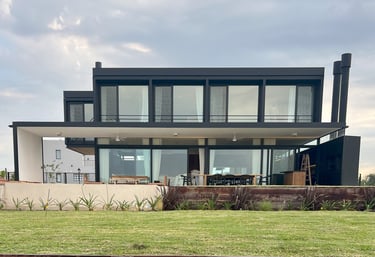 La casa construida en el barrio San Sebastián y proyectada por el estudio Gálvez Autunno