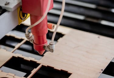 Laser cortando madera