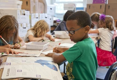 Photographie d'un enfant participant à un atelier de Camille Poli