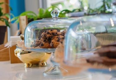 a cake with chocolate chip cookies on it