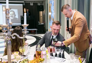 Renginių vedėjas Arjuš Kuranovič linksmino svečius gimtadienio proga