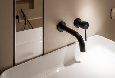 Микроцимент за бани Водоустойчиви и модерни покрития  за бани с дълготрайна издръжливост.