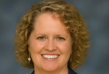 Professional headshot of Kelly, founder of ClearPath Bookkeeping and certified QuickBooks ProAdvisor