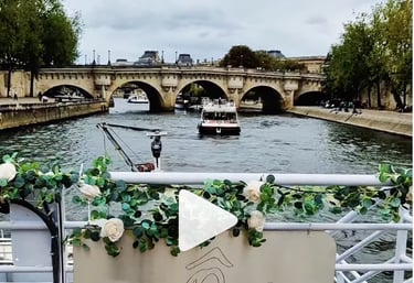 Mariage dans une peniche sur la Seine à Paris