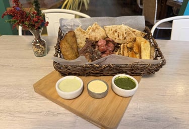 picada en Kabú Café Restaurante Calarcá Quindío