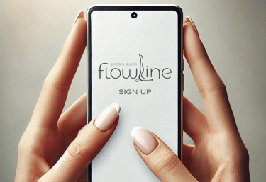 Close-up das mãos de uma mulher segurando um smartphone que exibe o logótipo com um botão  inscrição