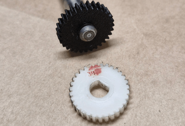 En noir, une roue cranté pour un compteur de vitesse de voiture de collection imprimé en 3D