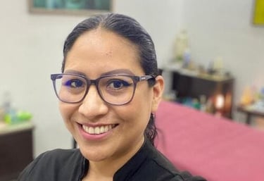 terapeuta holística, masajista, masoterapeuta, reikista, acupunturista