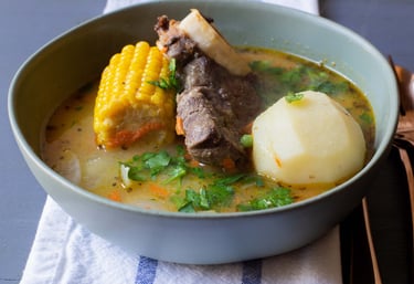 Sancocho de res colombiano