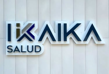 Letrero de la clínica Ikaika Salud en Albacete.
