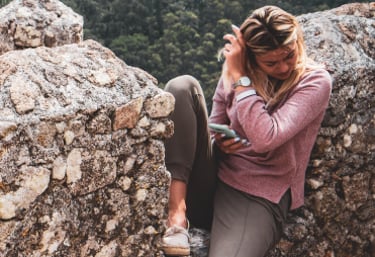Photo lifestyle d’une femme pour illustrer une campagne Social Media d'une marque.