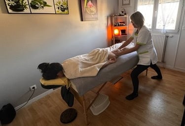 un massage bien être en cours dans une ambiance zen à Rumilly