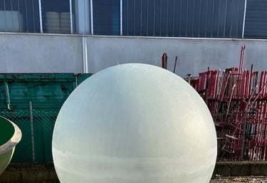 Sfera diametro 180 cm in vetro resina
