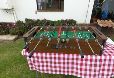 Experience the excitement of human foosball with LHS Eventos SC! Guaranteed fun at your high school.