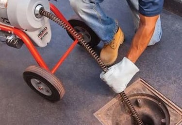 técnico para desentupimento de ralo
