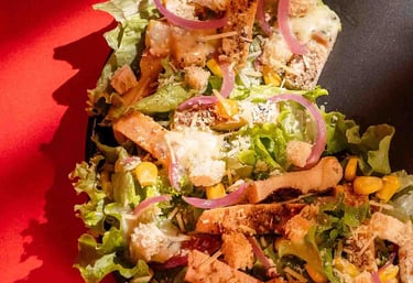 Ensalada de Pollo en Rustic la Tebaida Quindío