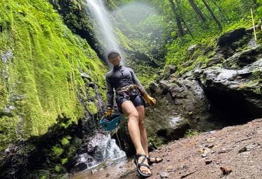 Rappelling Costa Rica, Maquique Adventures, La Fortuna Adventures