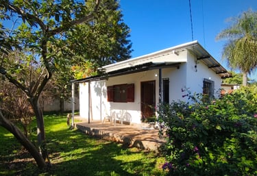 Möbliertes Haus mit Garten in zentraler Lage von Mbocayaty – optional mit zusätzlichem Wohncontainer