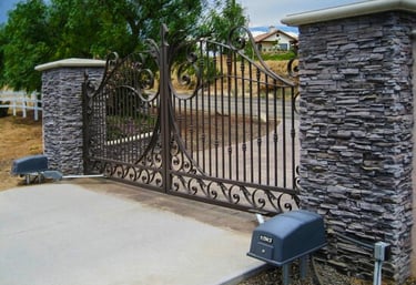 Bi-parting Swing Gate Install of Doorking operators
