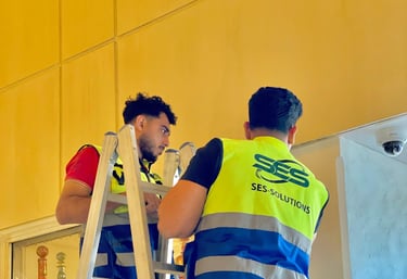 فنيين شركتنا يقومون بتركيب احدث الانظمة الامنية