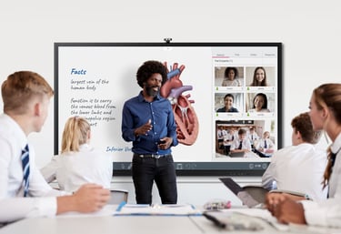 Pantalla interactiva i3Connect en clase de medicina