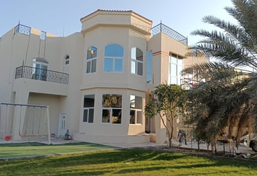 تركيب نوافذ UPVC عازلة للحرارة والصوت للفلل والمنازل في الإمارات