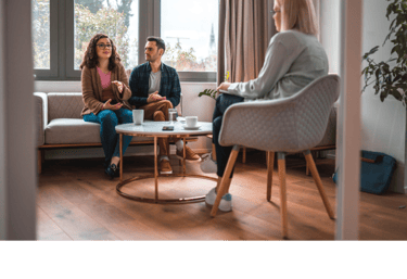 pareja pensando en divorcio tomando terapia